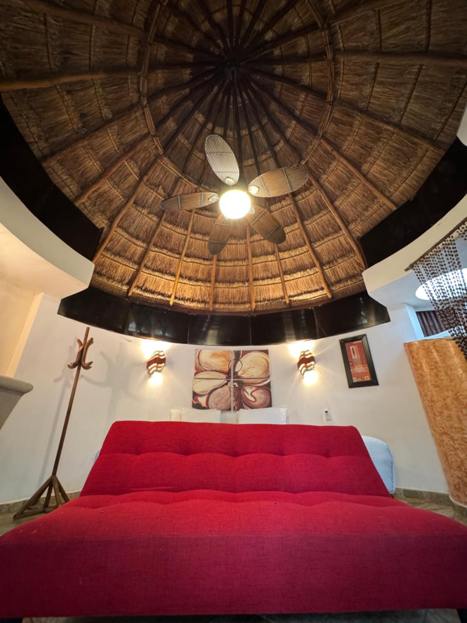 King Suite Roja